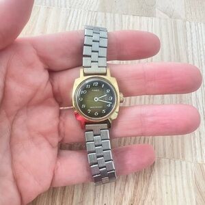 VTG Timex ladies brown dial two toned winding mechanical watch requires service